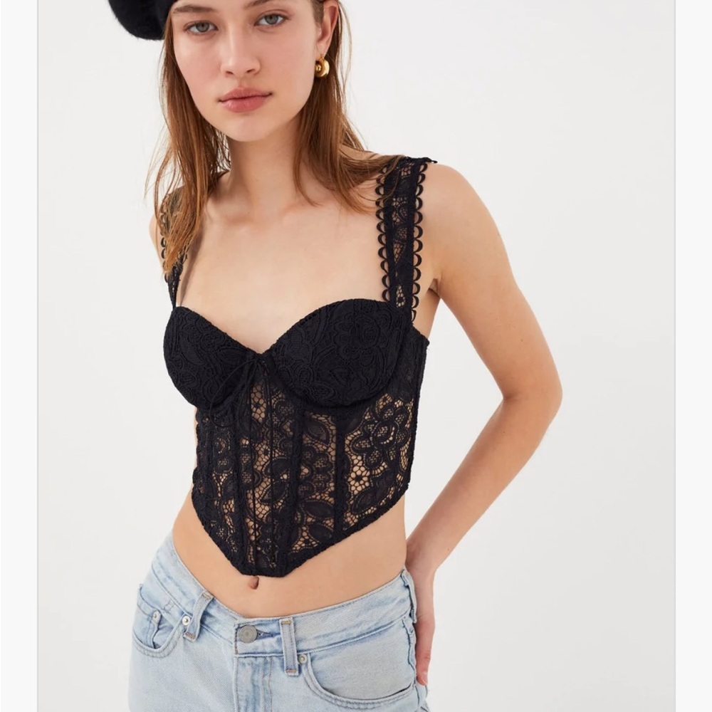 For love & lemons Sammie Crop